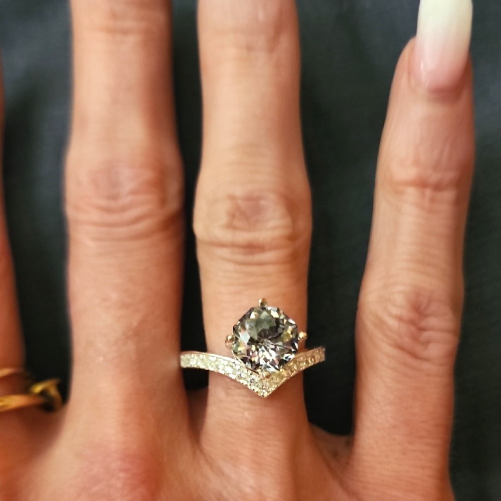 Elegant Silver White/ Black Ombre Stone Ring Size 6 Slightly Adjustable